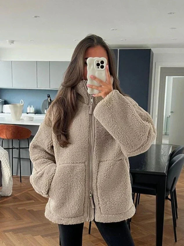 Nevia™ – Chaqueta de Invierno Cálida y Suave
