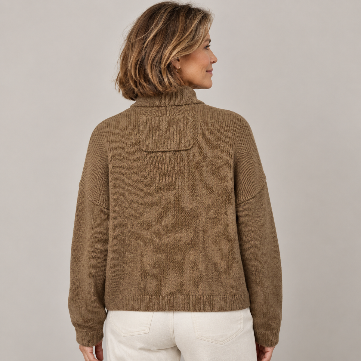 Augusta™ Cárdigan con botones y cuello alto