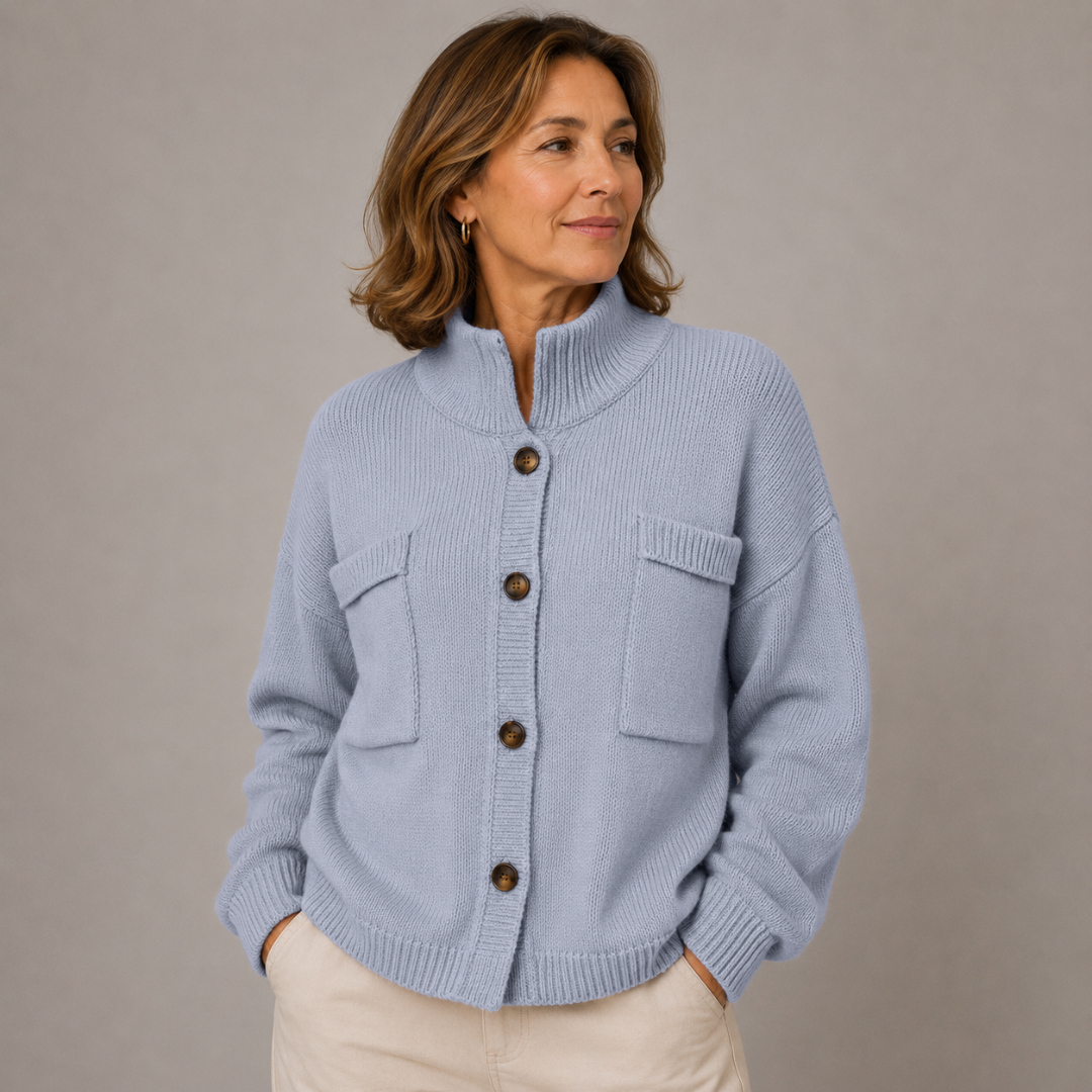 Augusta™ Cárdigan con botones y cuello alto