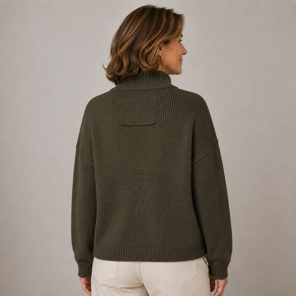 Augusta™ Cárdigan con botones y cuello alto